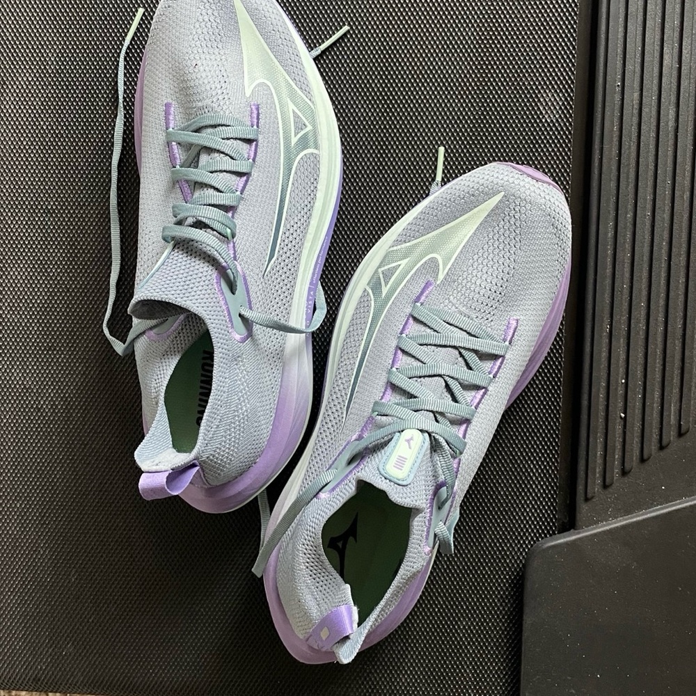 Mizuno Neo Vista Women's Running Shoes